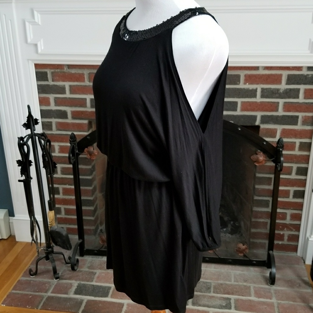 Buy2 Get 1 FREE!! ⭐️ Guess Sequin Accent Black Cold-Shoulder Dress